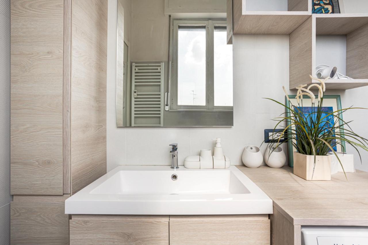 The Blue Nest With A View - 7Th Floor- Via Palestrina Apartamento Milão Exterior foto